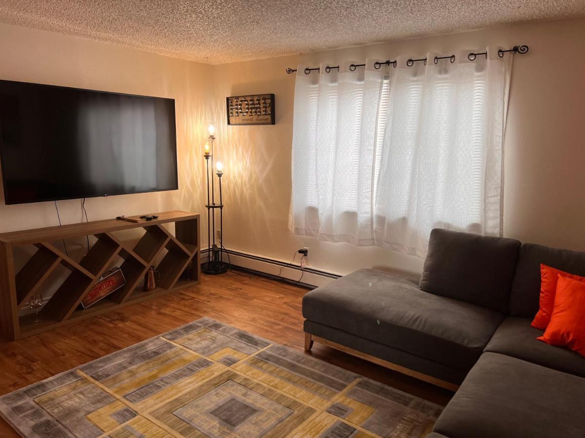 Lovely Two Bedroom, Minutes Away From Downtown Anchorage Buitenkant foto