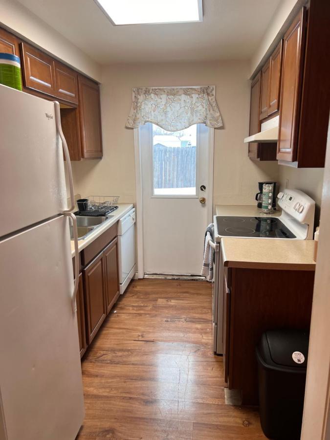 Lovely Two Bedroom, Minutes Away From Downtown Anchorage Buitenkant foto